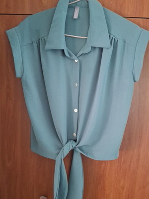 Women's shirt small-medium like new, green