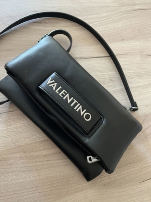 Valentino crossbody bag like new, black