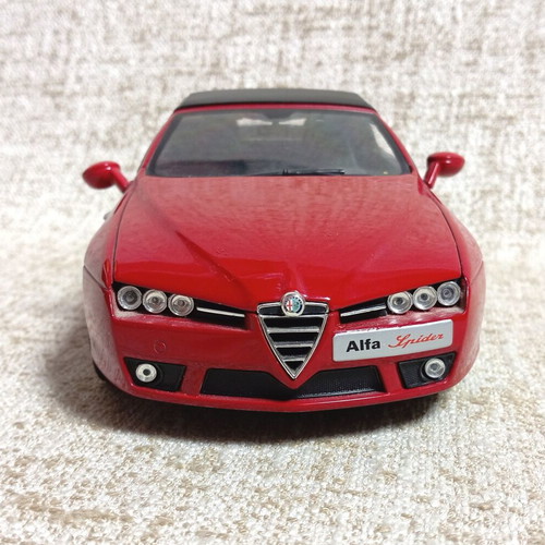 Alfa Romeo Spider NOREV 1/18 model car like new without box