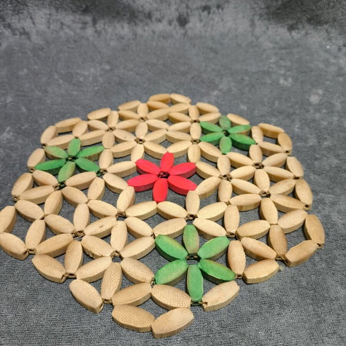 Wooden trivet like new for pots 18cm