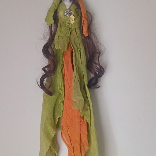 Gypsum wall doll like new