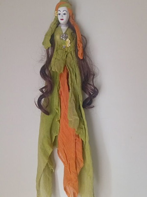 Gypsum wall doll like new
