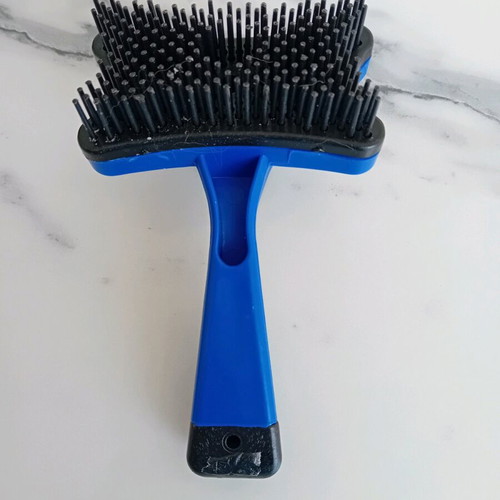 Self-cleaning brush like new