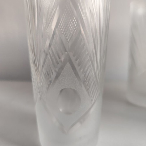 Vintage crystal water glasses with geometric diamond design