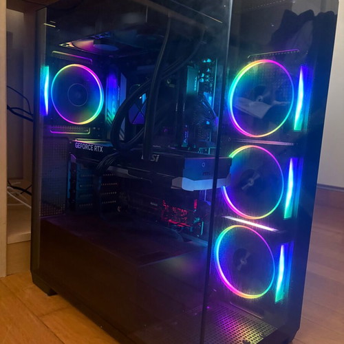 Gaming PC Ryzen 7 9800X3D with RTX 5080 like new