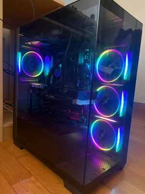 Gaming PC Ryzen 7 9800X3D with RTX 5080 like new