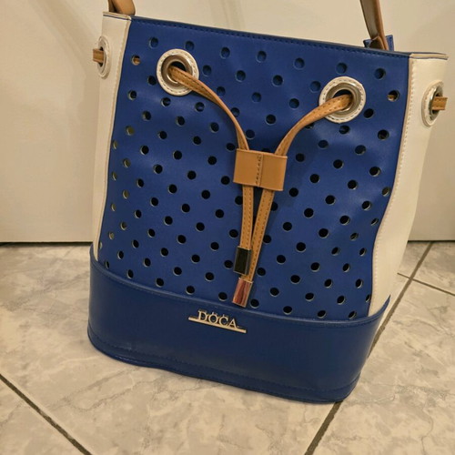 Doca shoulder bag like new, white and blue with zipper