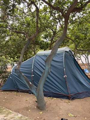 Σκηνή Camping Decathlon Arpenaz 4.1 σαν καινούργια με 4 φουσκωτά στρώματα και μαξιλάρια