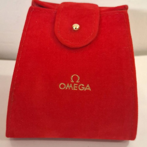 Θήκη ρολογιού Omega μεταχειρισμένη, κόκκινη με χρυσές λεπτομέρειες και μαξιλαράκι