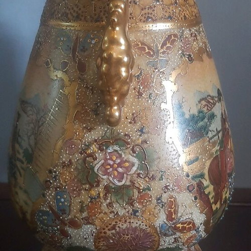 Satsuma Chinese porcelain 26cm height like new