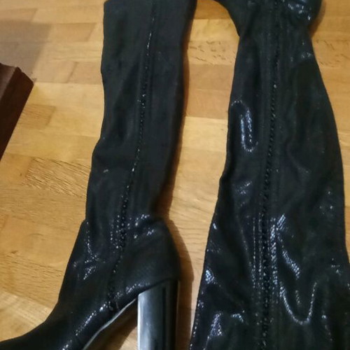 Boots size 38 over the knee like new, black with 9 cm heel