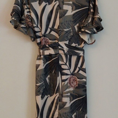 Misskoo women's floral dress M like new, colorful