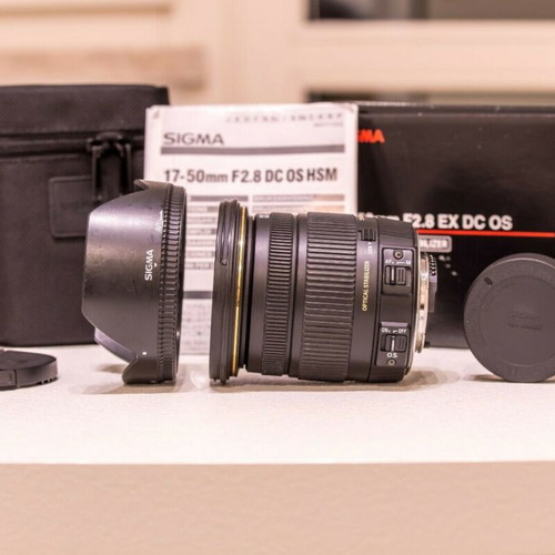 Sigma 17-50mm f/2.8 EX DC OS HSM lens for Nikon DX like new