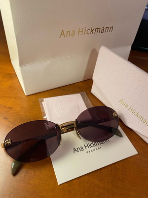 Ana Hickmann women's sunglasses used, gold