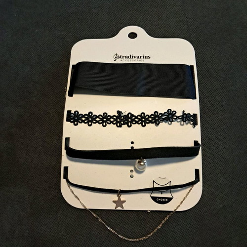Stradivarius choker set of 4 new, black and white