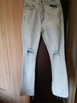 Zara jeans like new with rips and inner side opening