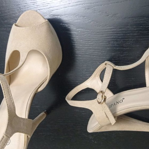 Sandals new beige suede leather size 39 15 cm heel