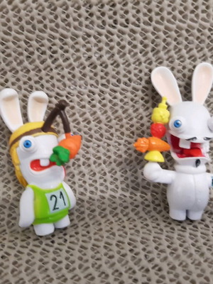 Rabbits πακέτο με δύο φιγούρες μεταχειρισμένο