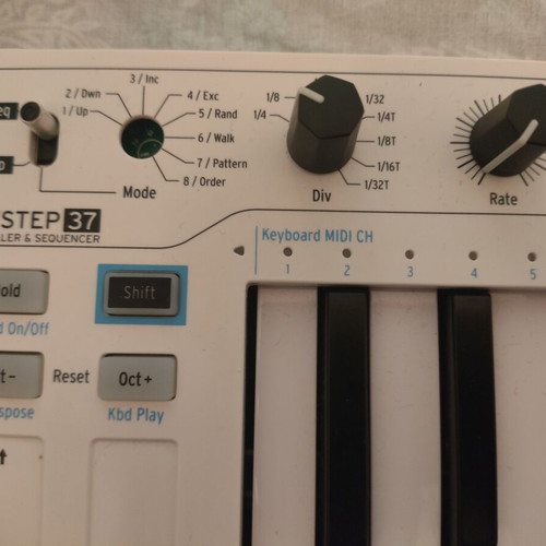 Arturia Keystep 37 midi keyboard μεταχειρισμένο, λείπει ο encoder του arpeggiator