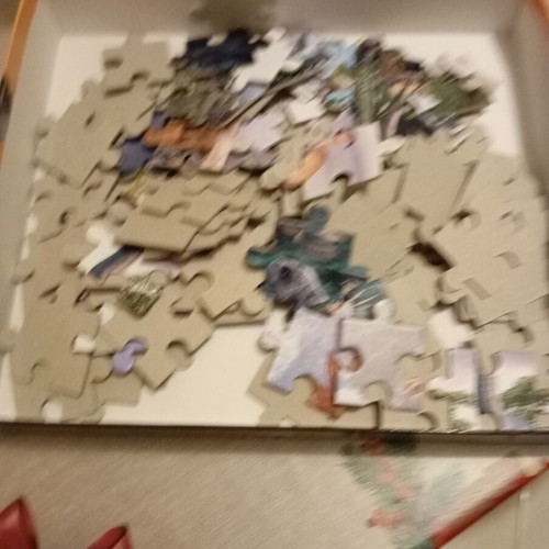Dinosaur puzzle like new, 117 pieces