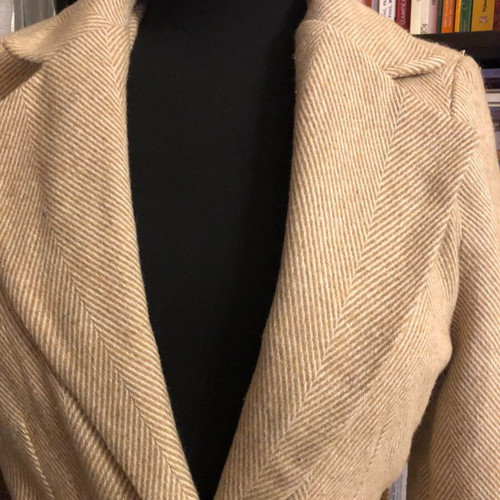 Classic beige blazer with herringbone pattern and belt like new
