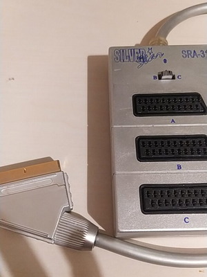 Scart Distributor like new