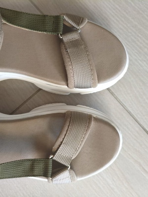 Level Anatomic women's sandals like new, olive khaki, size 37