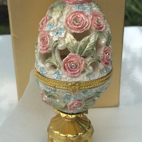 Faberge-style decorative egg used with floral design by Trimar