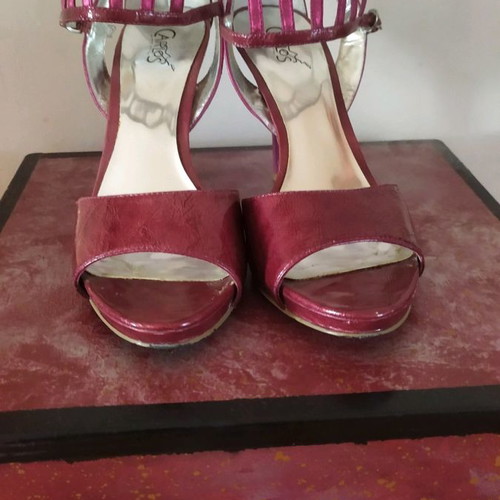 Carlos by Carlos Santana women's sandals used, size 39.5/40, burgundy red