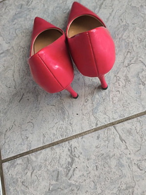 Benetton red pumps size 37
