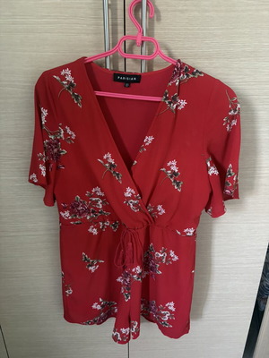 Parisian jumpsuit like new, medium size, red with lining and belt