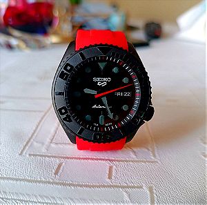 Seiko Mod Skx007 Black matte Stealth Red 42mm NH36 date day Automatic watch
