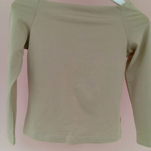Women's blouse unused, size small, beige
