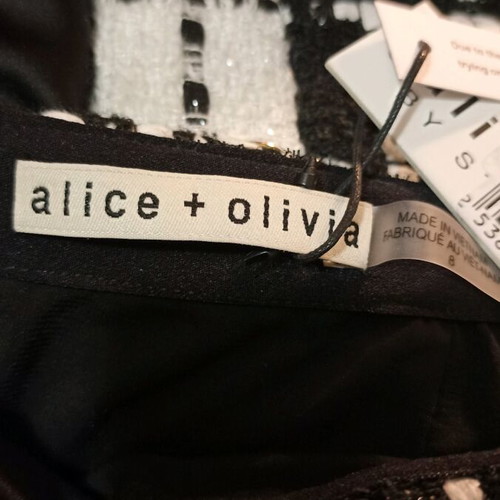 Alice + Olivia skort - unworn - size 8 (medium)