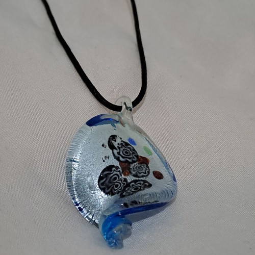 Handmade glass Murano-style pendant like new with floral motifs