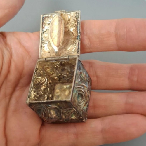 Pocket ashtray antique, like new