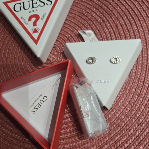Guess earrings like new, gold color
