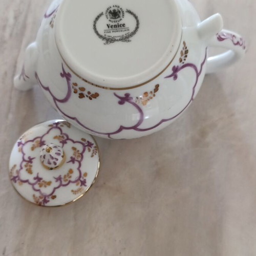 Collectible Teapot Venice 1985 Franklin Mint used, fine porcelain
