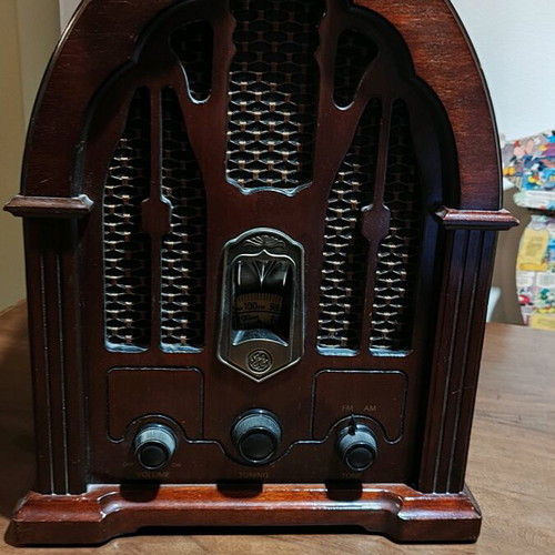 General Electric Cathedral radio used, wooden, FM - AM
