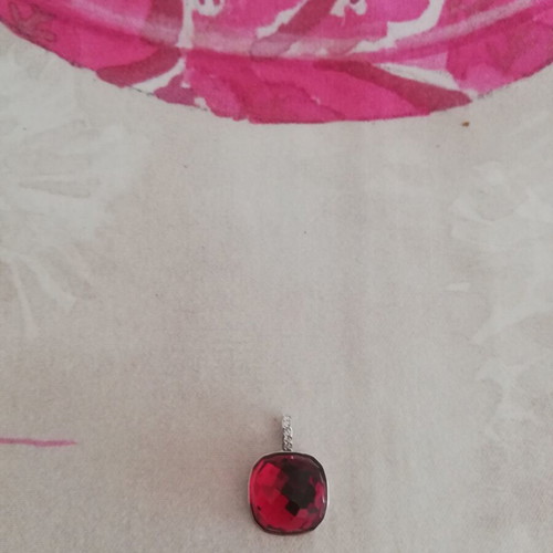 Swarovski red crystal pendant like new without chain
