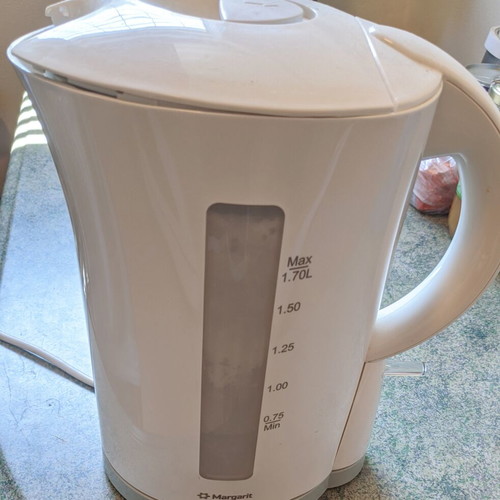 Margarit Electric Kettle 1.7L used, white