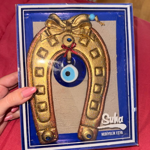 Decorative item new in excellent condition