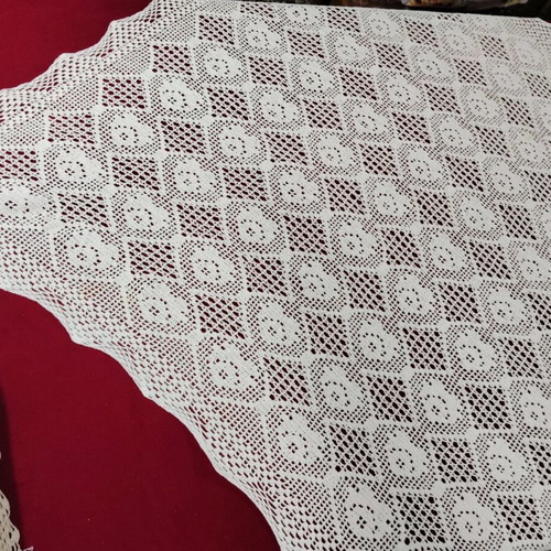 Crochet set new with 2 small squares and 1 large square