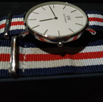 Daniel Wellington Classic 40mm watch like new with 2 fabric straps