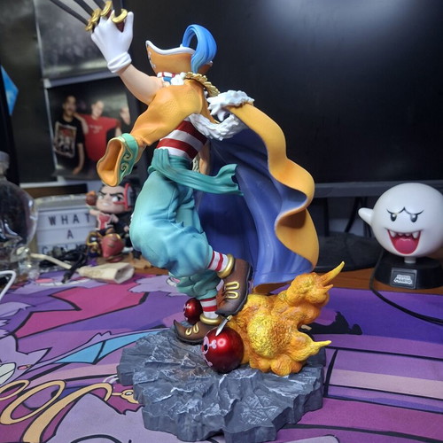 Buggy figure from One Piece anime like new, 26 cm height