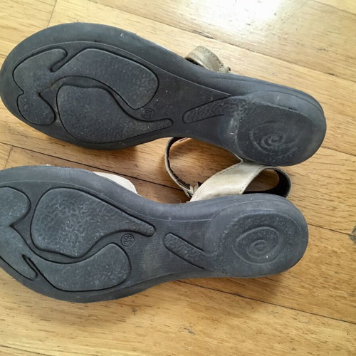 Khrio leather beige sandals, comfortable with soft sole, size 39