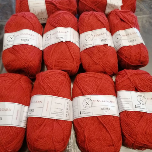 Rauma Pt2 wool yarns new, pack of 37, lightweight and warm