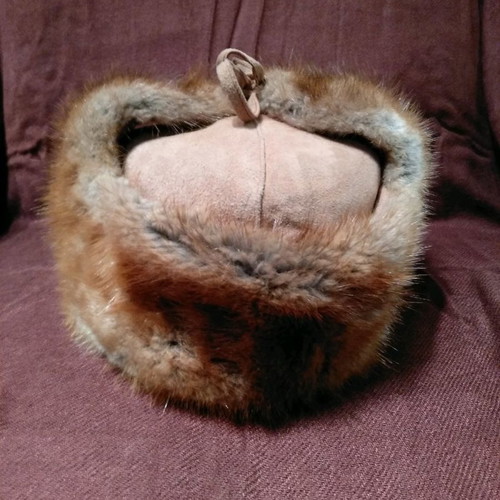 Leather hat with fur size XS like new