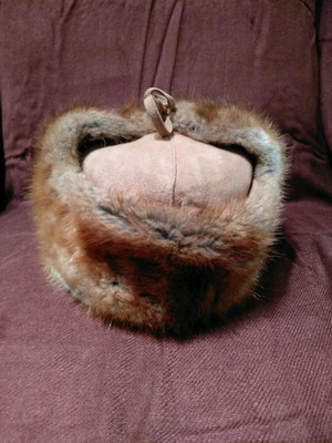 Leather hat with fur size XS like new
