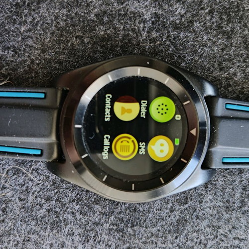 Round smartwatch used with Bluetooth calls and notifications black/blue